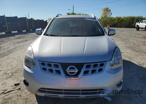 2013 Nissan Rogue S z USA, uszkodzony, nr VIN JN8AS5MV6DW122483